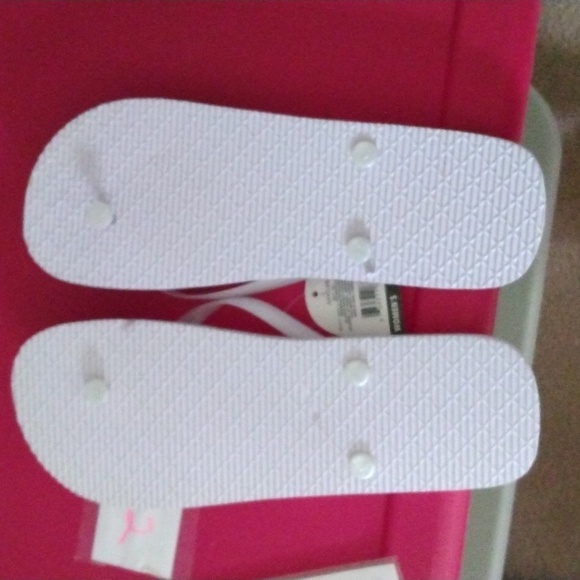 NEW BRIDE THONG SANDALS WITH BACHELORETTE SIGN. SZ L(9-10) - Picture 8 of 8